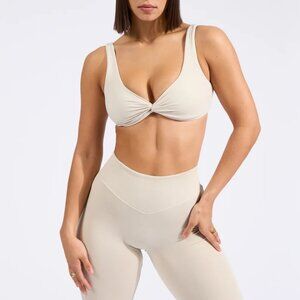 BUFFBUNNY - Twisted Sports Bra